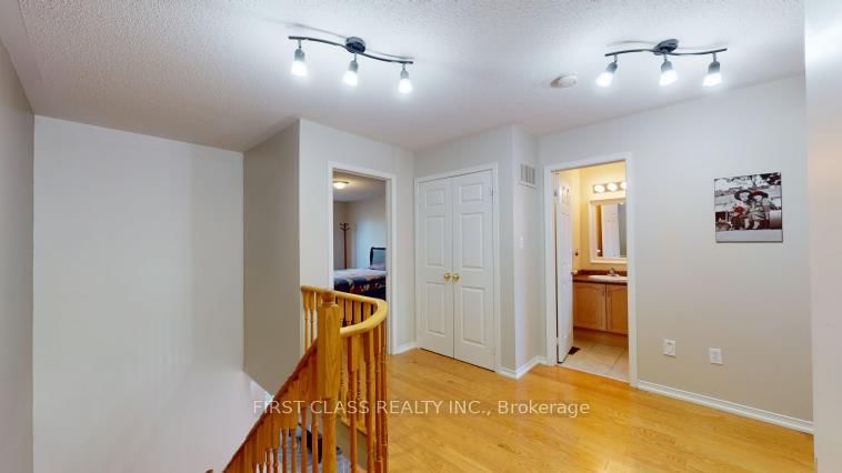 570 Hoover Park Drive • Whitchurch-Stouffville, ON photo 21