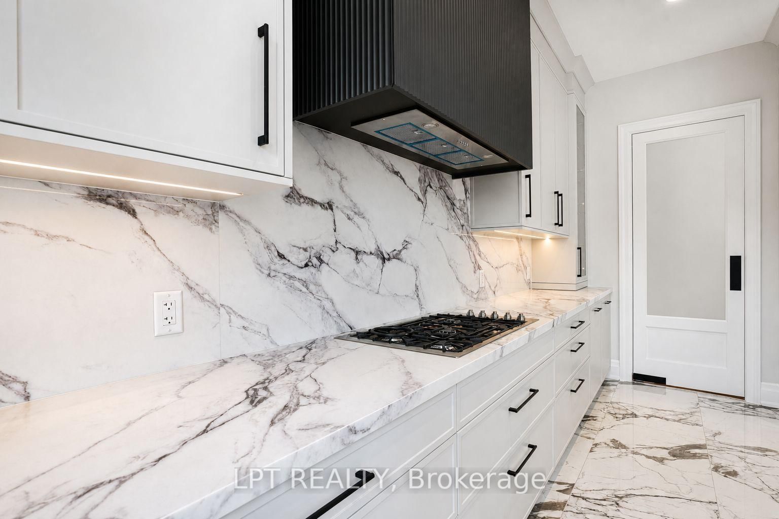7 Richmond Park Drive • Georgina, ON photo 14