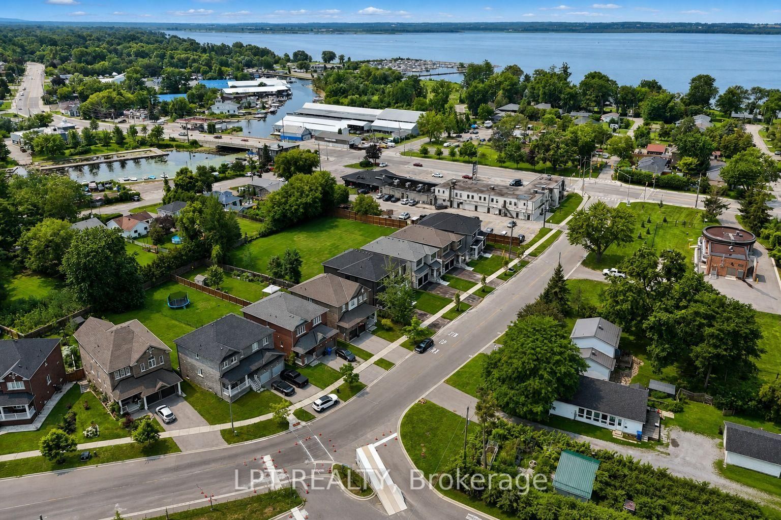 7 Richmond Park Drive • Georgina, ON photo 3