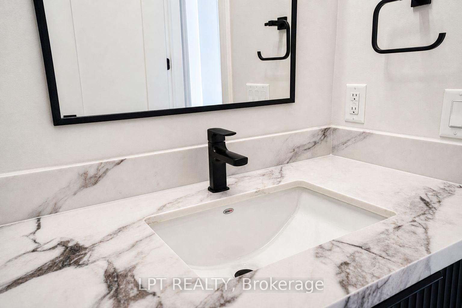 7 Richmond Park Drive • Georgina, ON photo 34