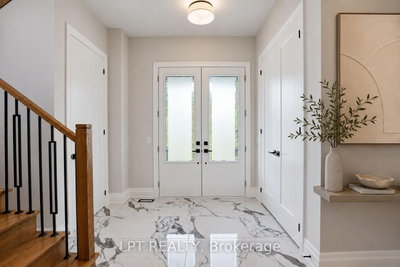 7 Richmond Park Drive • Georgina, ON photo 5