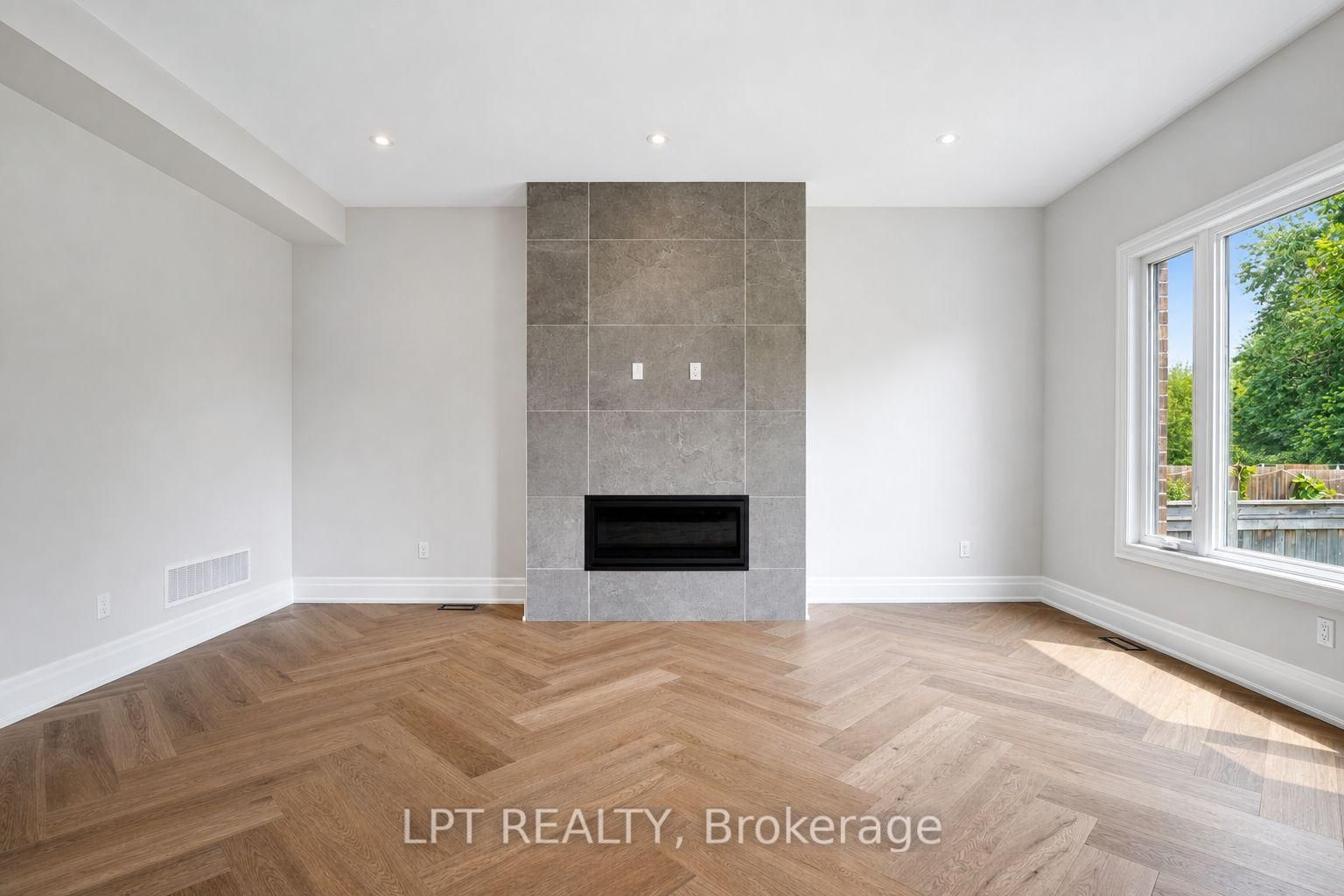 7 Richmond Park Drive • Georgina, ON photo 7