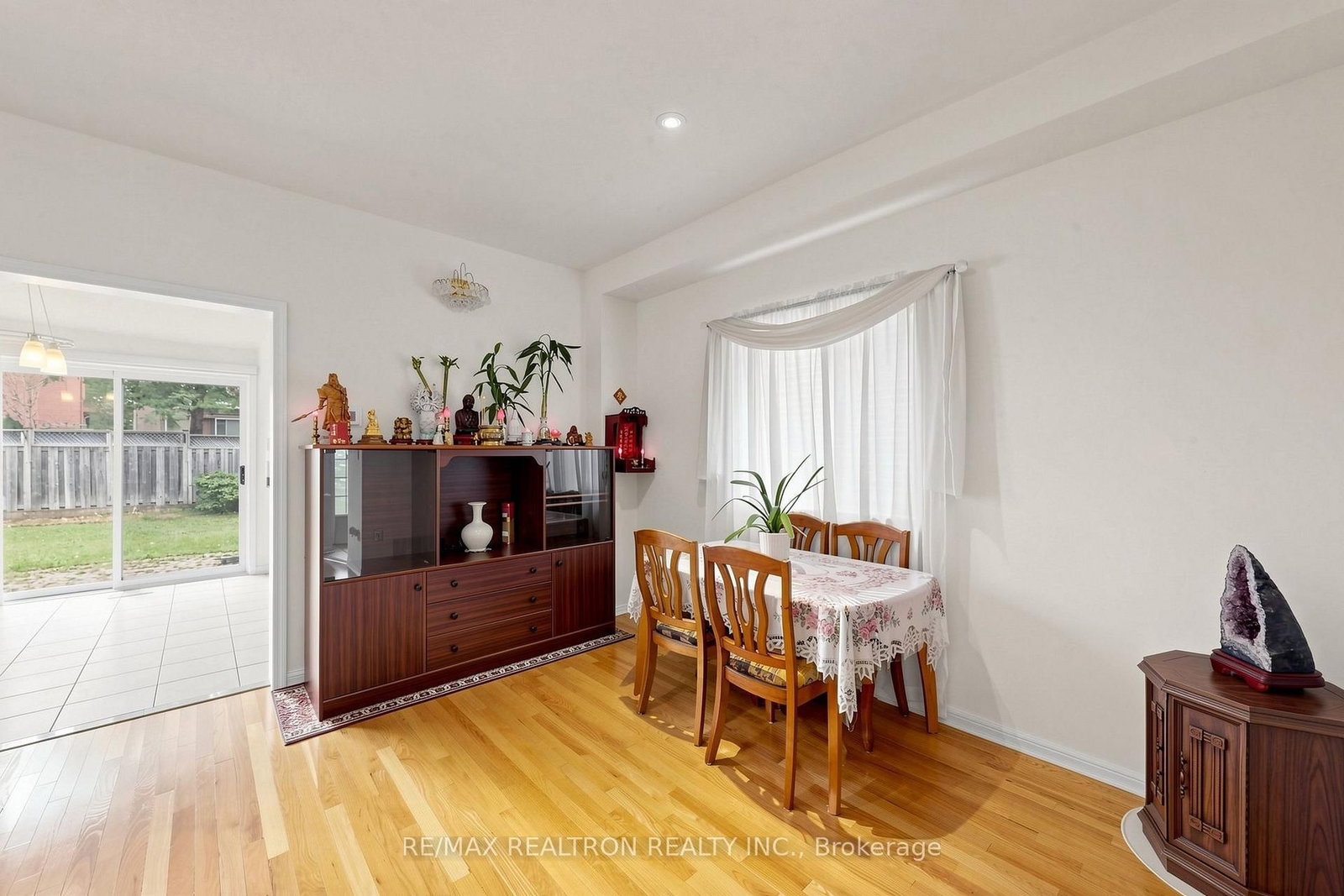 51 Pinecrest Street • Markham, ON photo 8