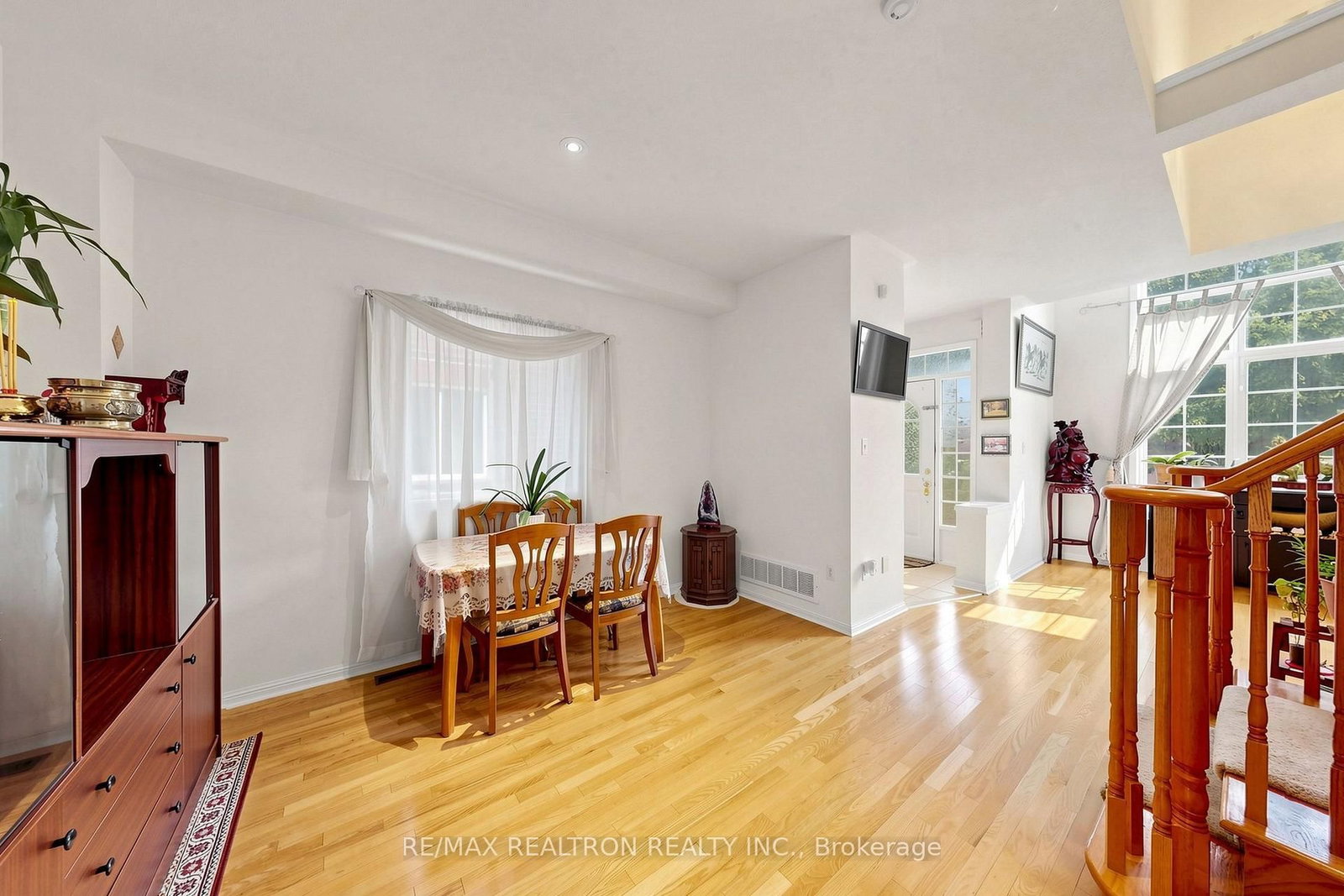 51 Pinecrest Street • Markham, ON photo 9