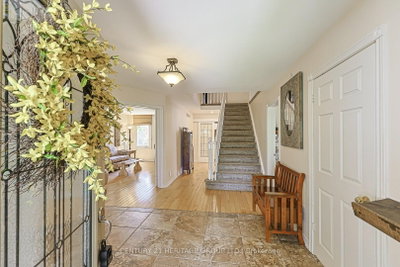 12 Gres Court • Bradford West Gwillimbury, ON photo 5