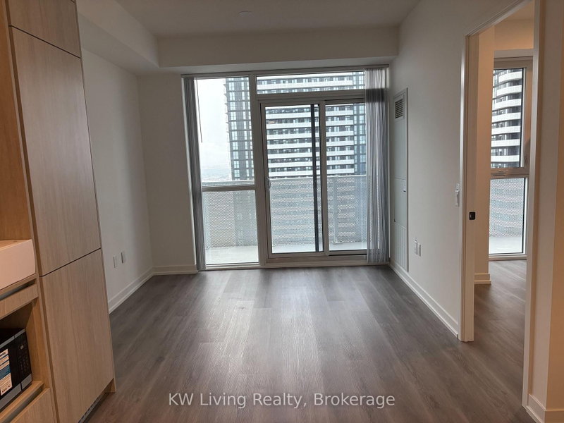 3916 - 28 Interchange Way