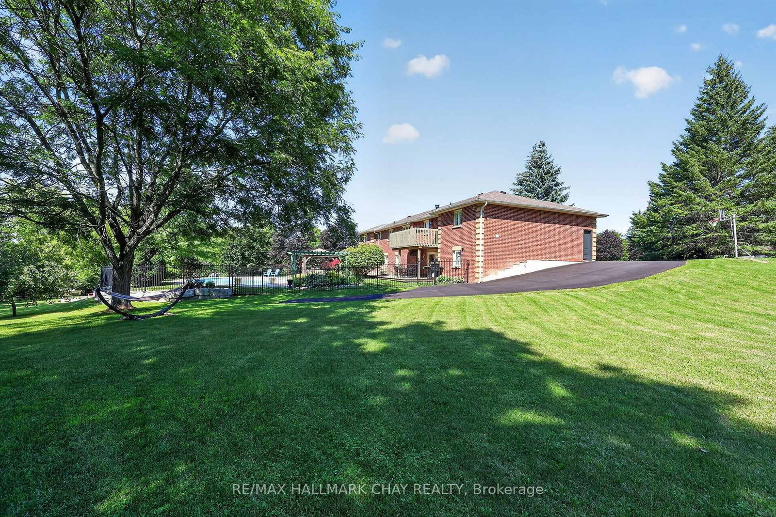 36 Mulock Drive • Bradford West Gwillimbury, ON photo 14