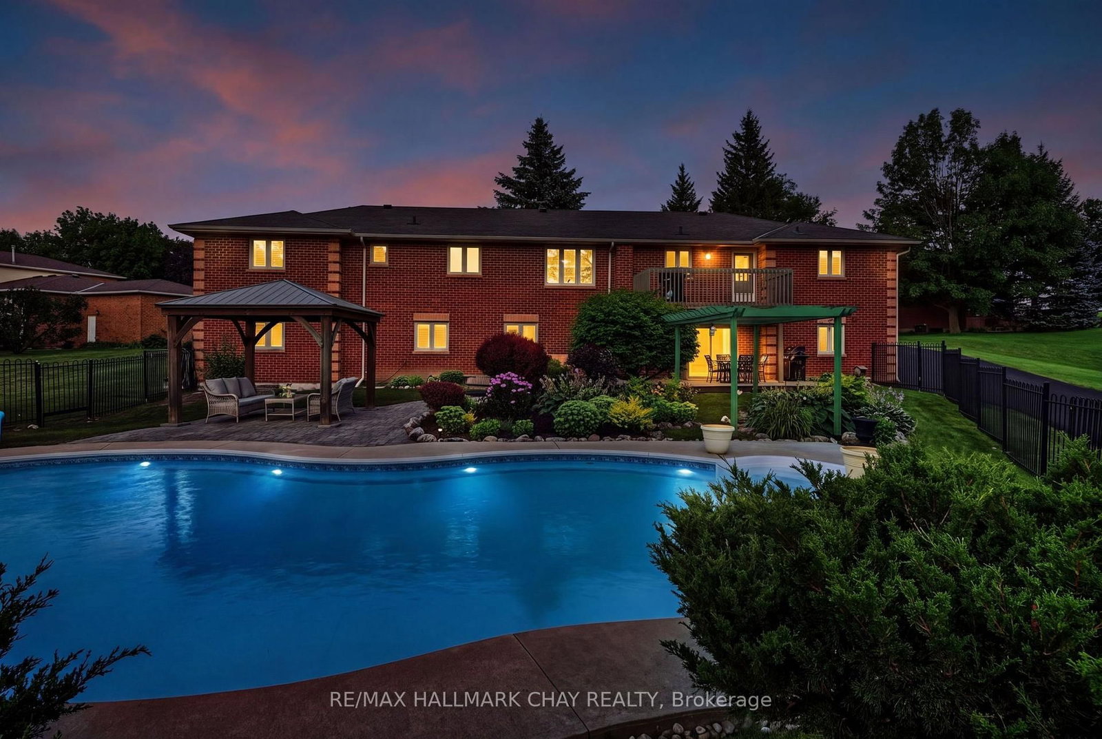 36 Mulock Drive • Bradford West Gwillimbury, ON photo 4