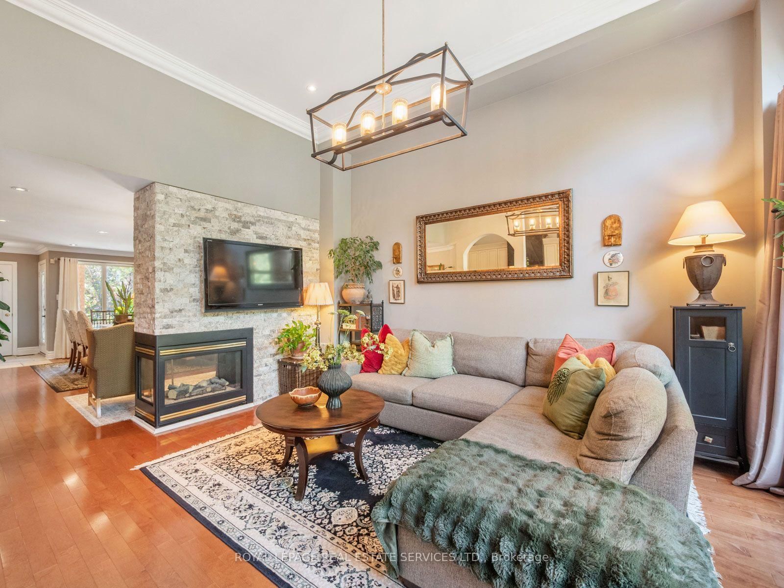 84 Sandway Crescent • Vaughan, ON photo 10