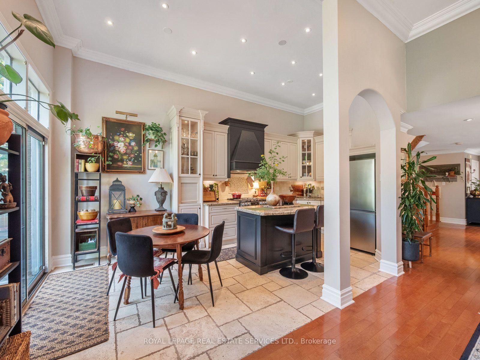 84 Sandway Crescent • Vaughan, ON photo 12