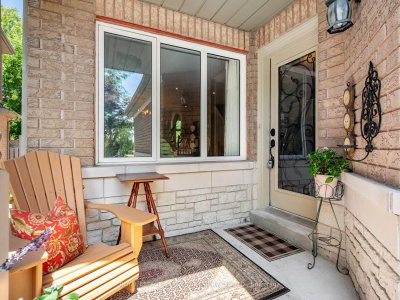 84 Sandway Crescent • Vaughan, ON photo 3