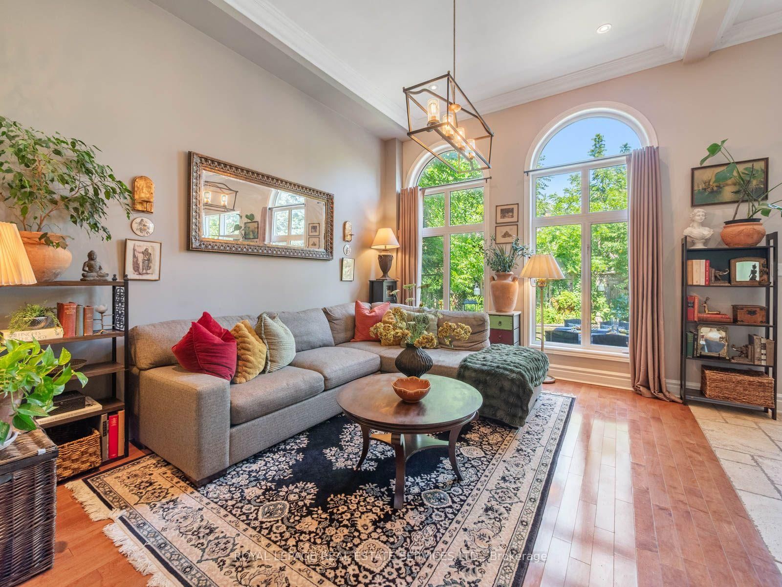 84 Sandway Crescent • Vaughan, ON photo 9
