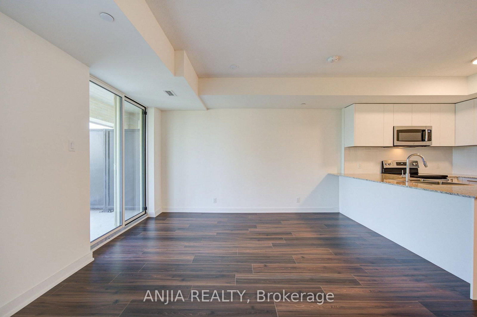 101 Cathedral High Street • #303 • Markham, ON photo 15