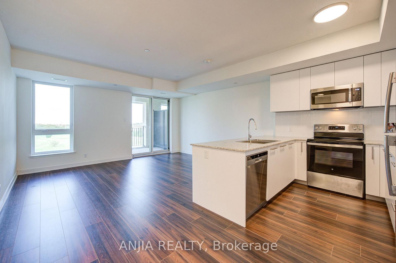 101 Cathedral High Street • #303 • Markham, ON photo 6