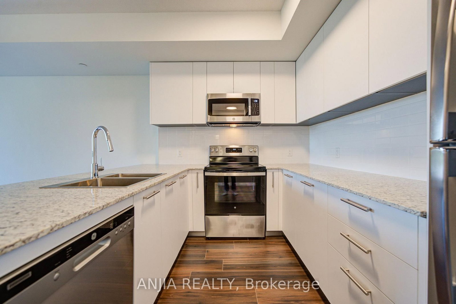 101 Cathedral High Street • #303 • Markham, ON photo 8