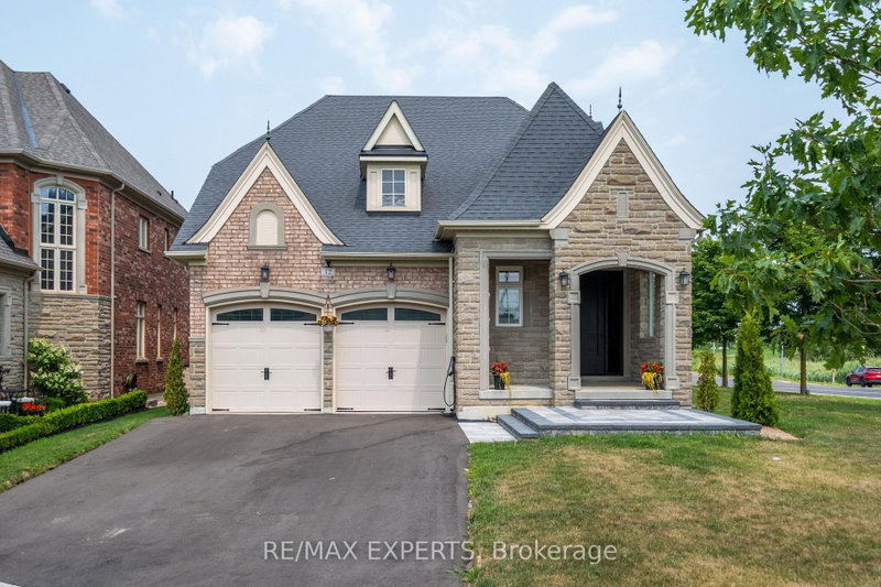 12 Valley Point Crescent