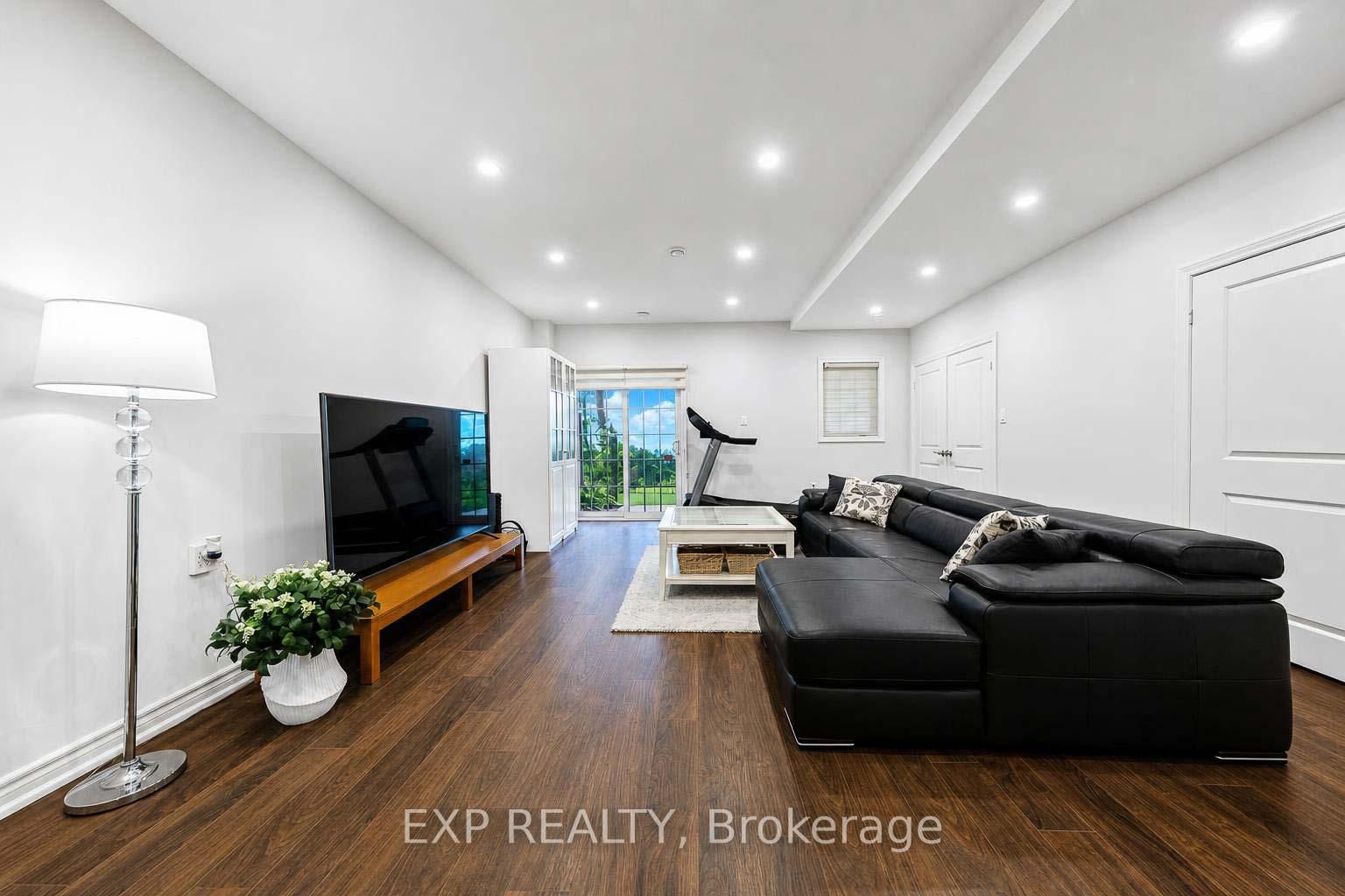 8900 Bathurst Street • #9 • Vaughan, ON photo 34