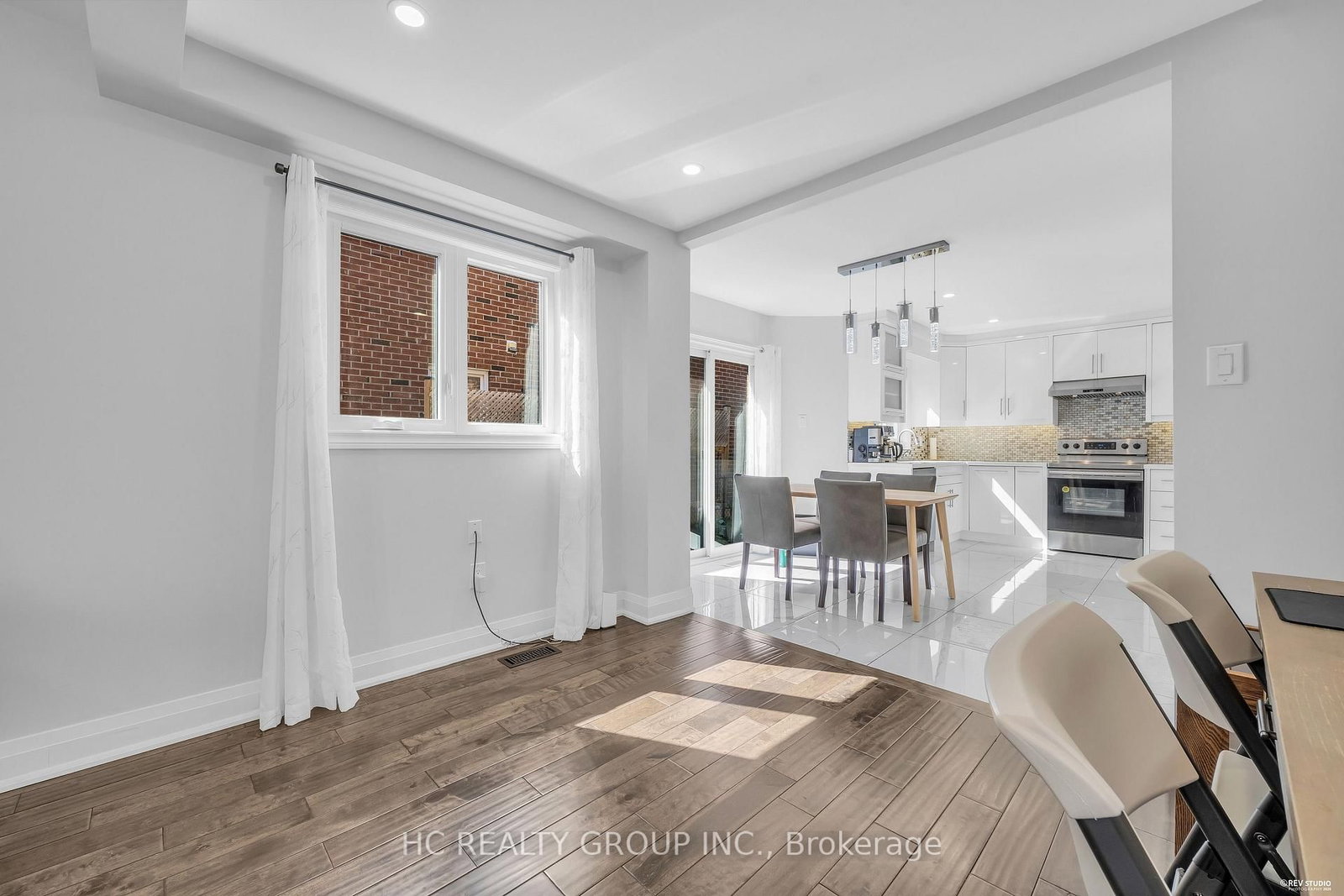 17 Pugsley Avenue • Richmond Hill, ON photo 10