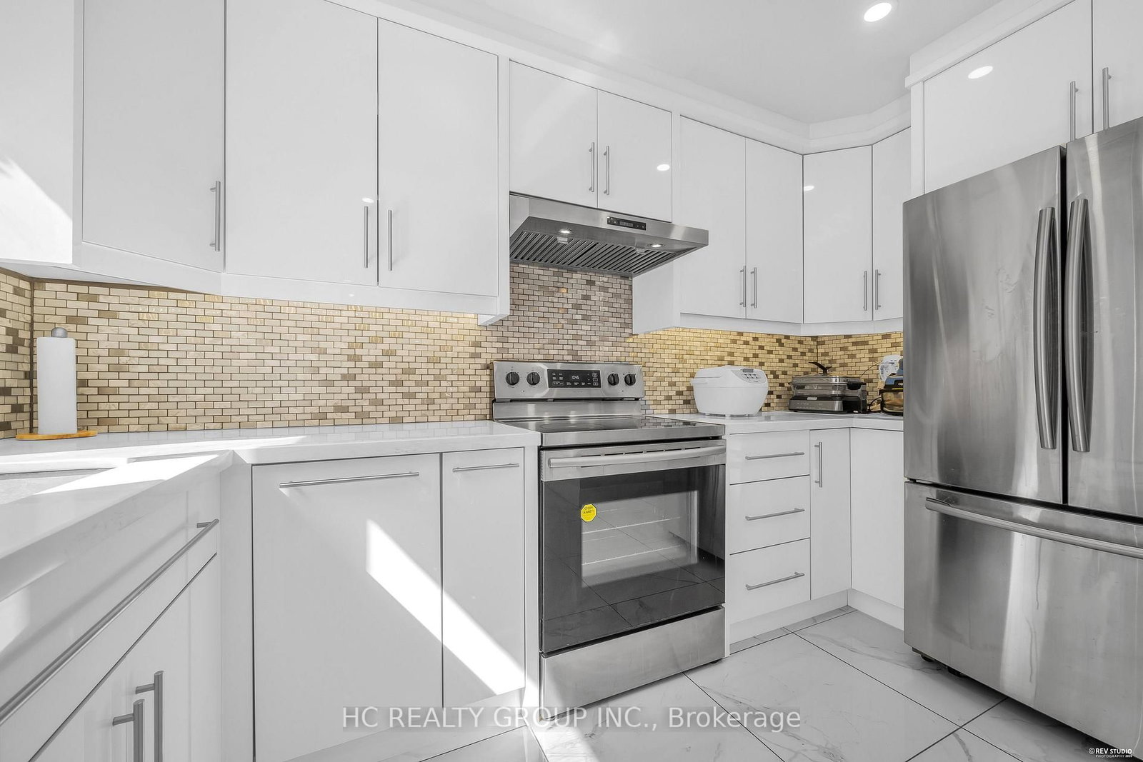 17 Pugsley Avenue • Richmond Hill, ON photo 16