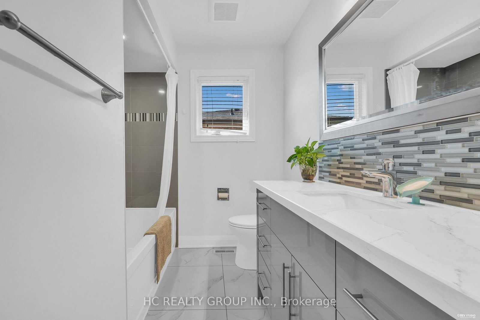 17 Pugsley Avenue • Richmond Hill, ON photo 27