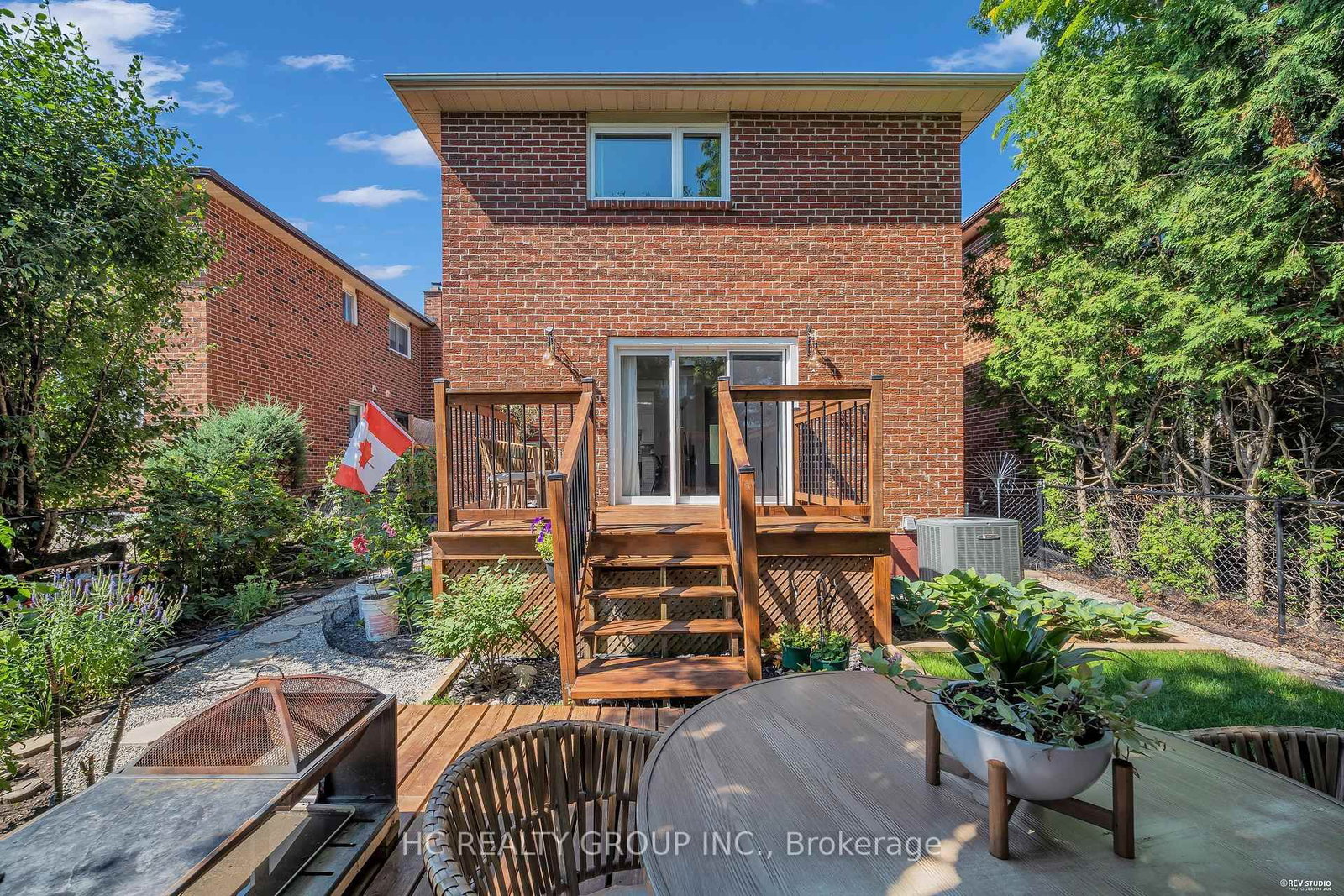 17 Pugsley Avenue • Richmond Hill, ON photo 43