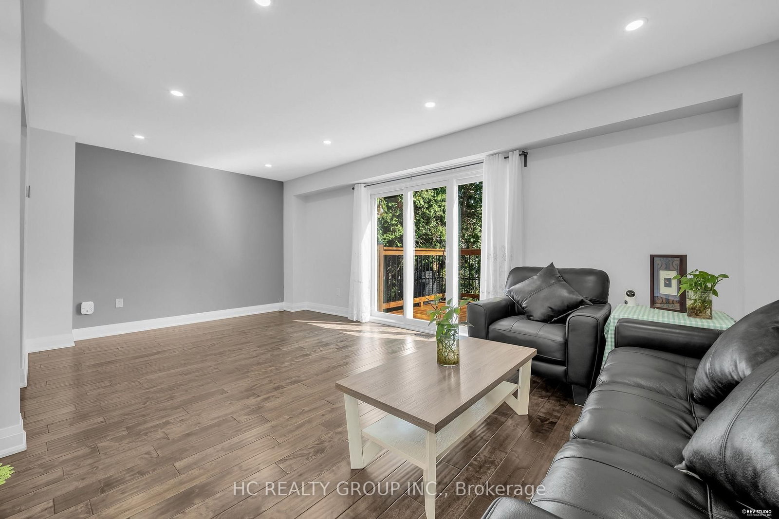 17 Pugsley Avenue • Richmond Hill, ON photo 6