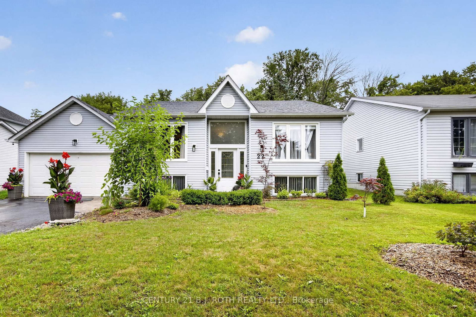 22 Michael Street • Essa, ON photo 1