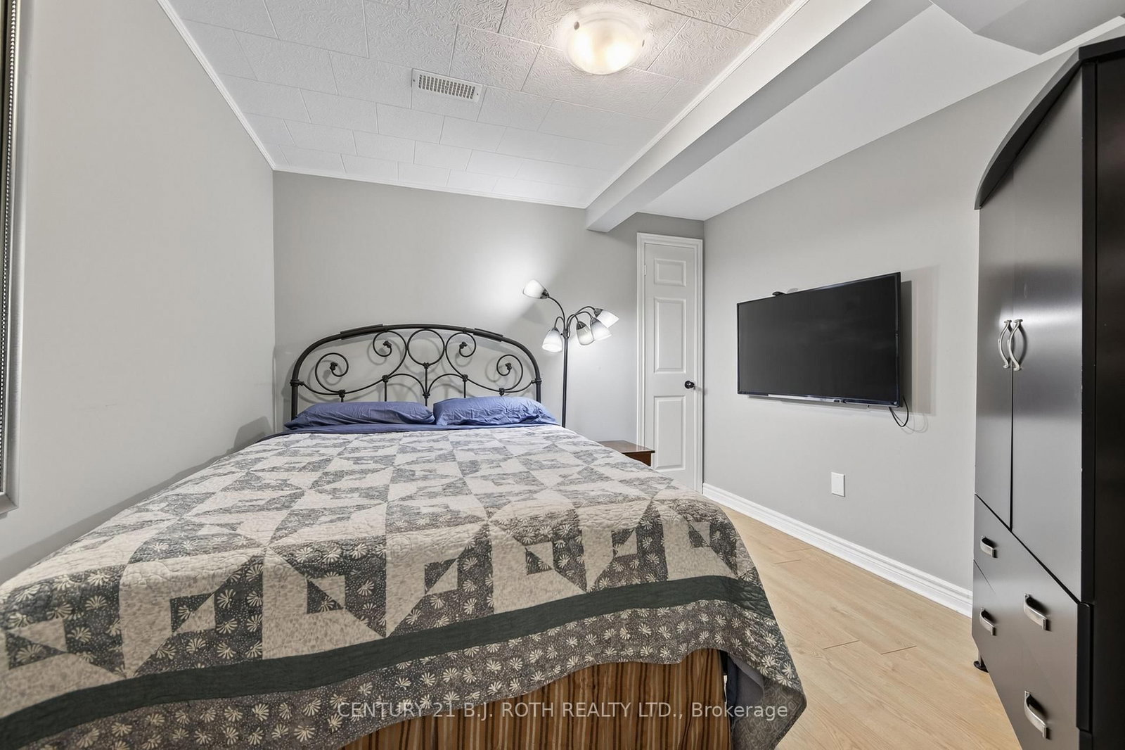 22 Michael Street • Essa, ON photo 17