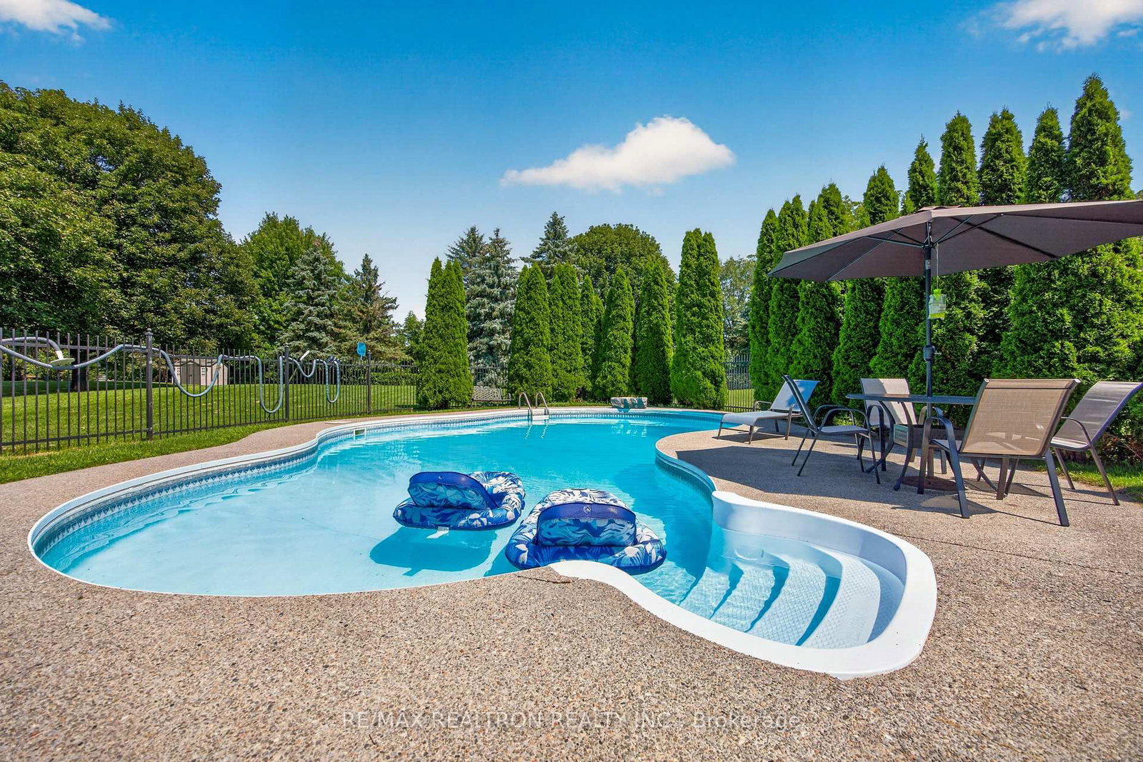 47 Maple Way • East Gwillimbury, ON photo 46