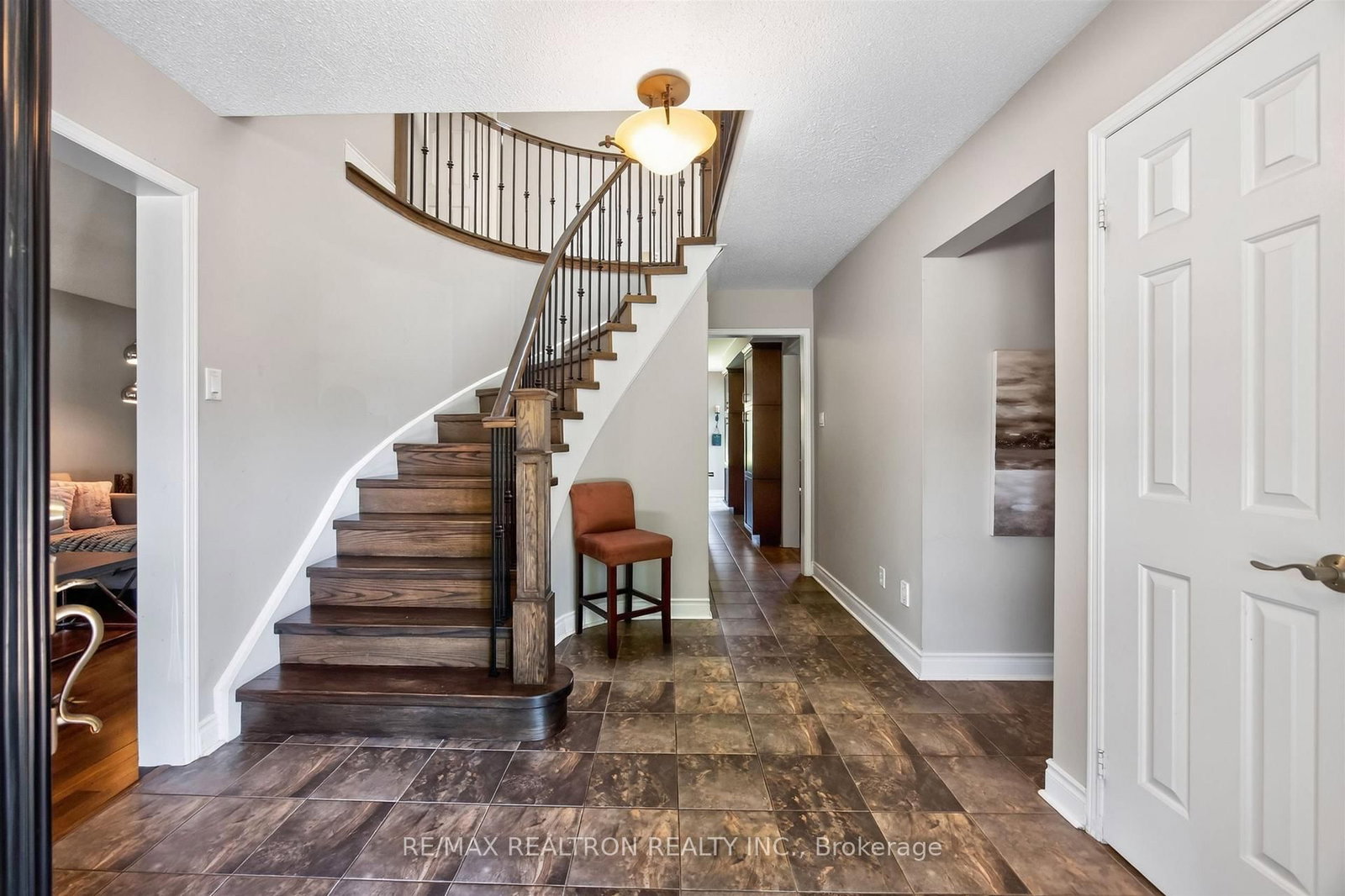 47 Maple Way • East Gwillimbury, ON photo 6