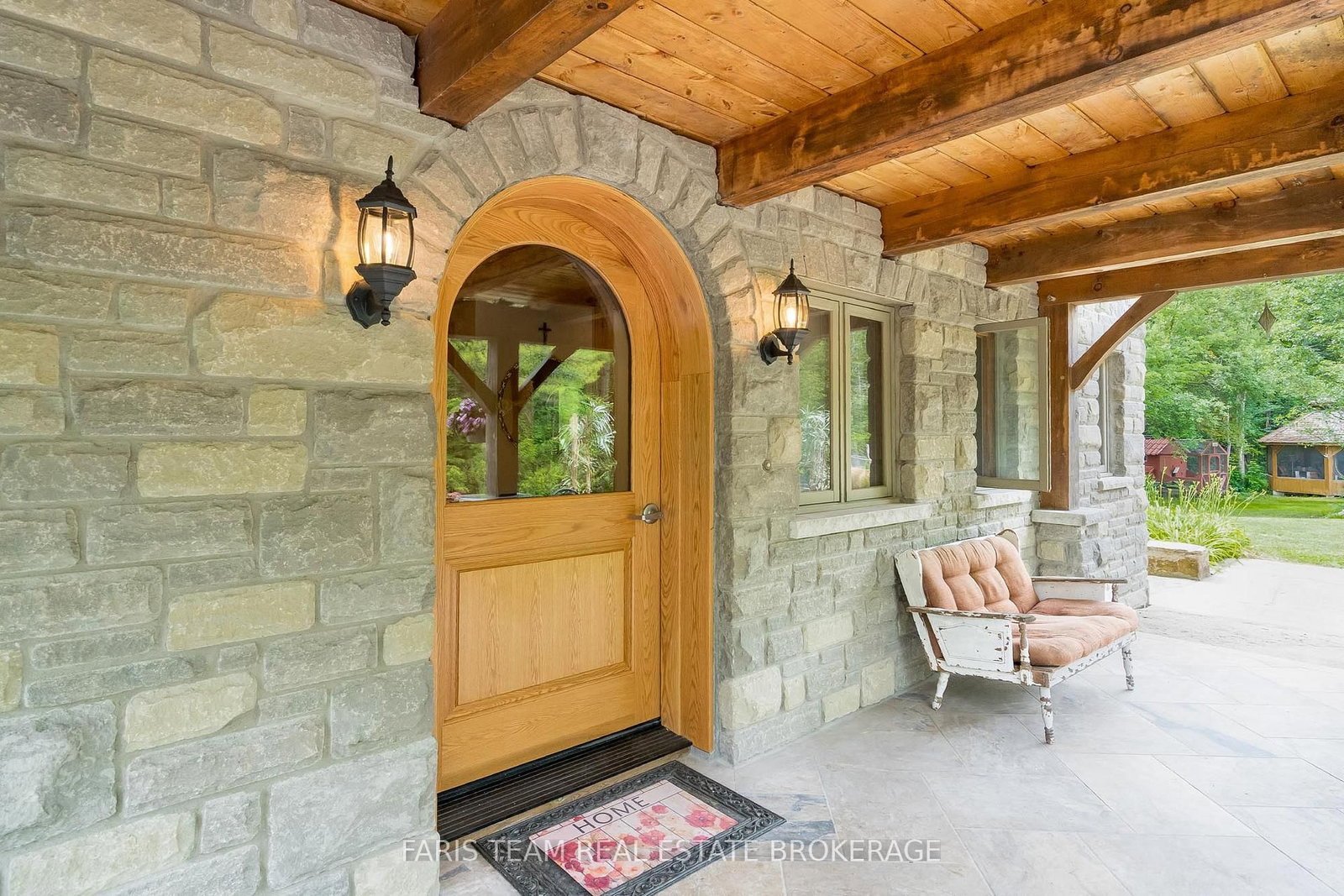 636 Harbour Street photo 6