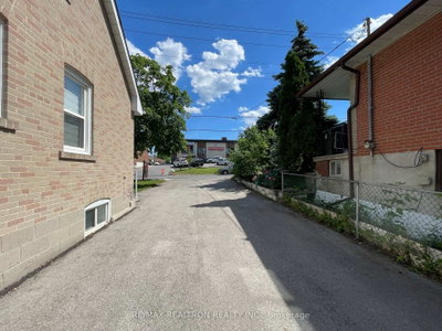 52 Glen Cameron Road • Markham, ON photo 2