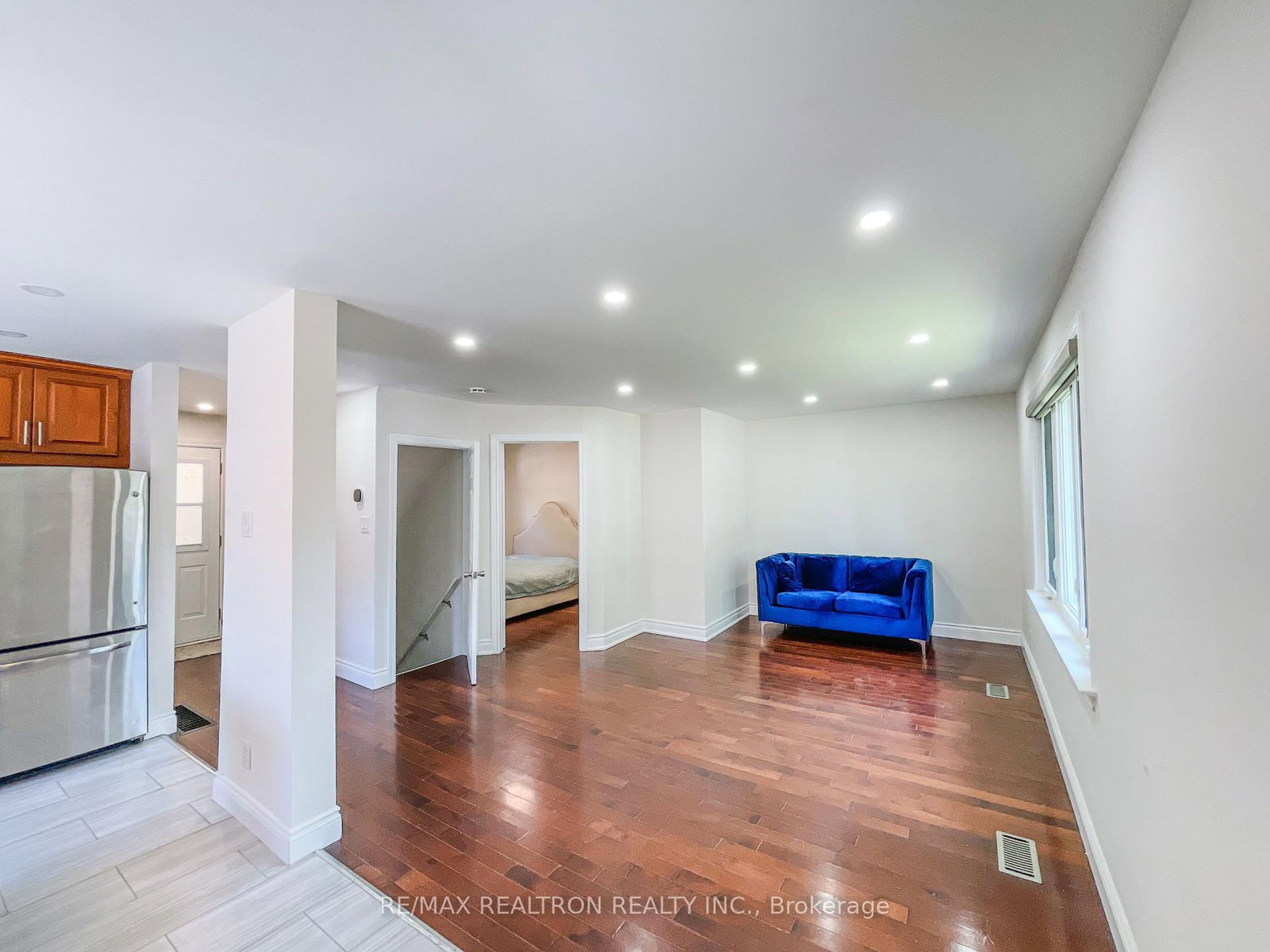 52 Glen Cameron Road • Markham, ON photo 3