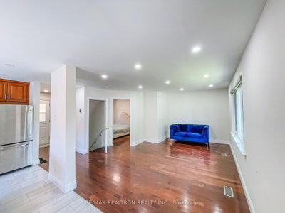 52 Glen Cameron Road • Markham, ON photo 3