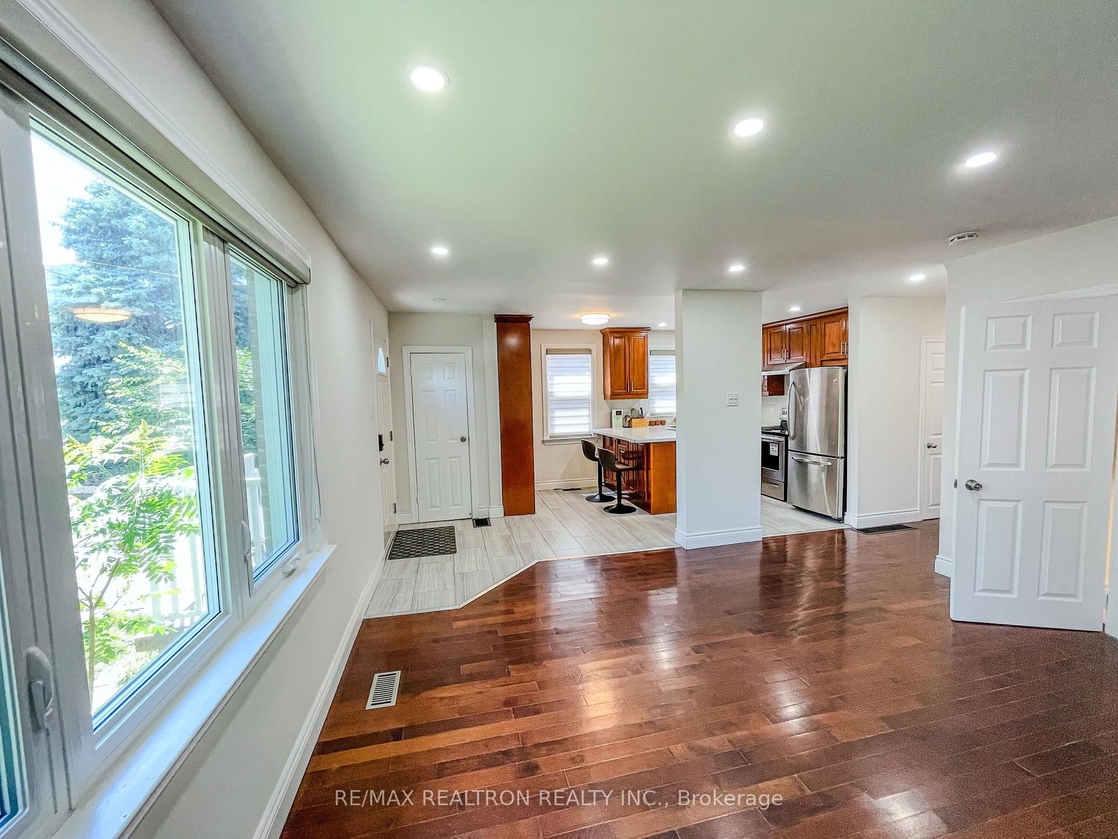 52 Glen Cameron Road • Markham, ON photo 4
