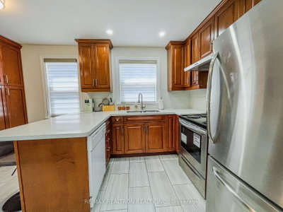 52 Glen Cameron Road • Markham, ON photo 5