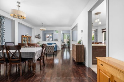 239 Summerlyn Trail • Bradford West Gwillimbury, ON photo 6