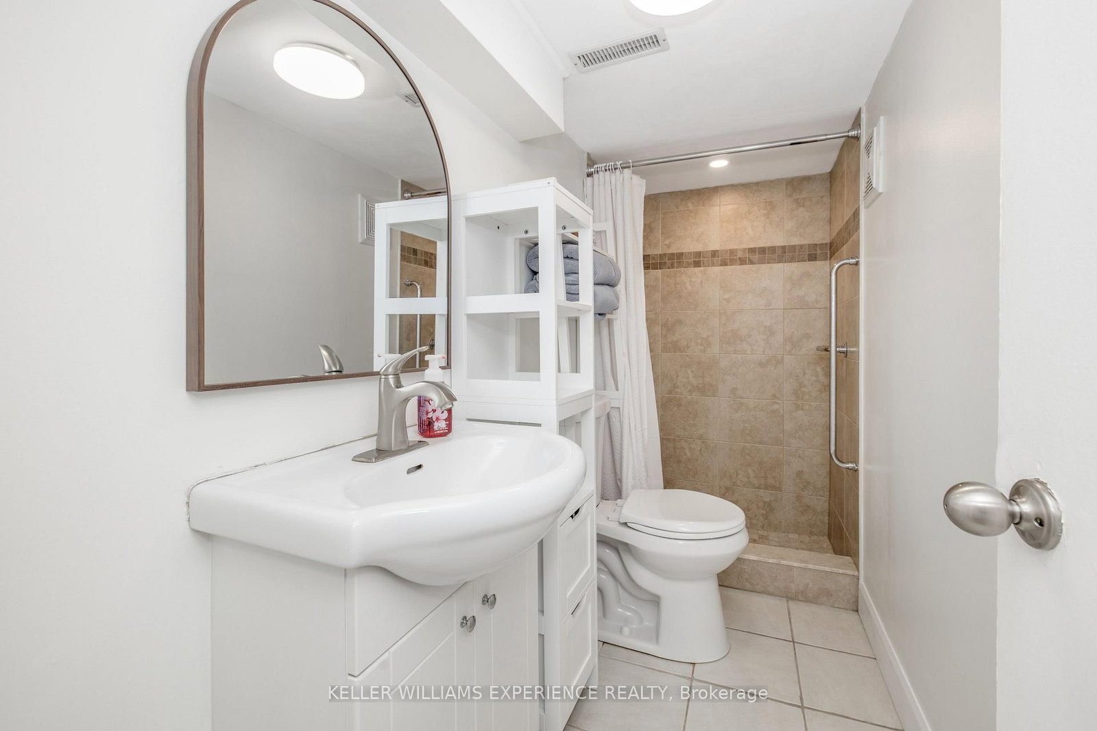 94 Back Street • Bradford West Gwillimbury, ON photo 37