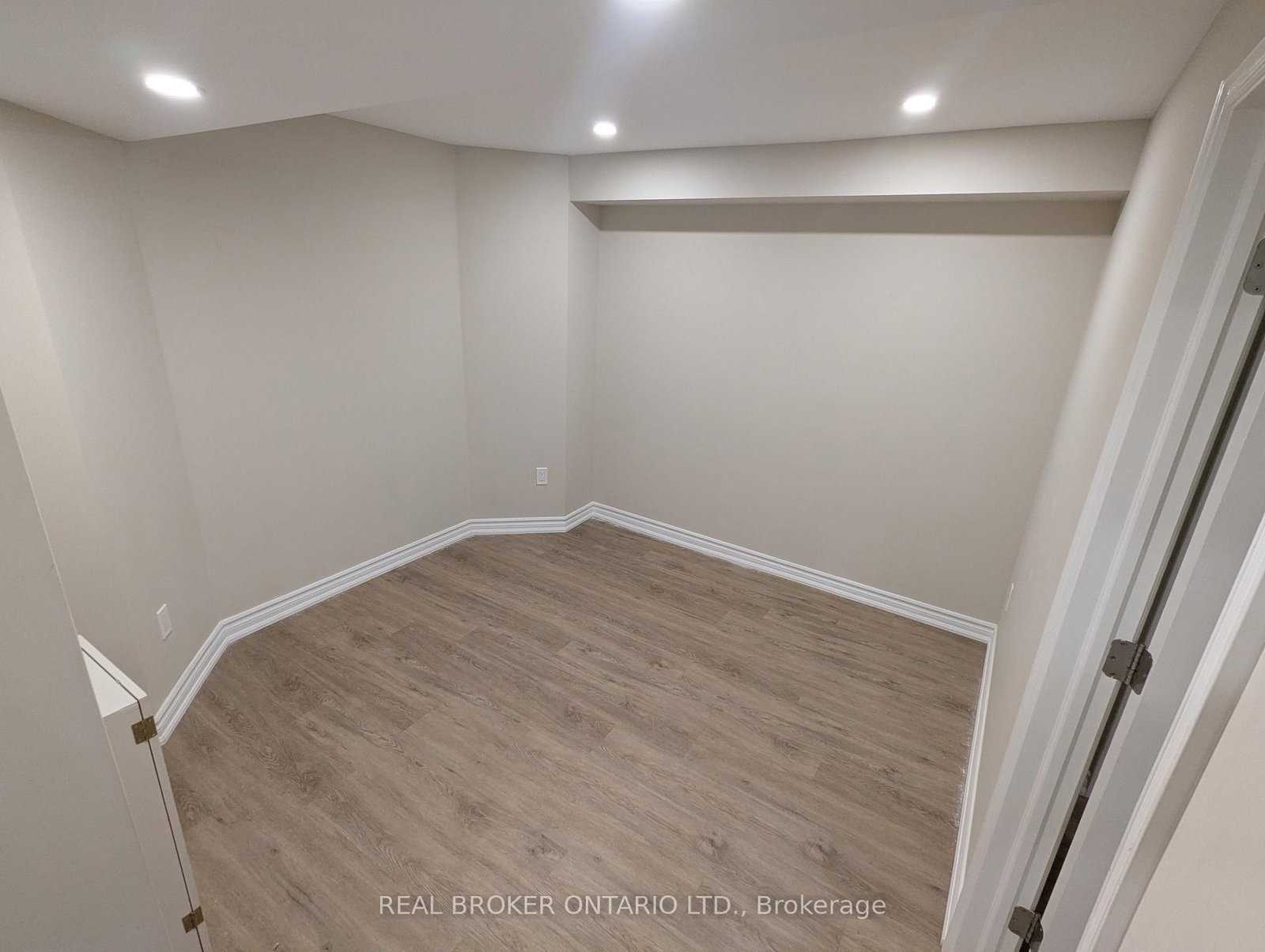 BSMT - 37 Hubner Drive, Richmond Hill 5