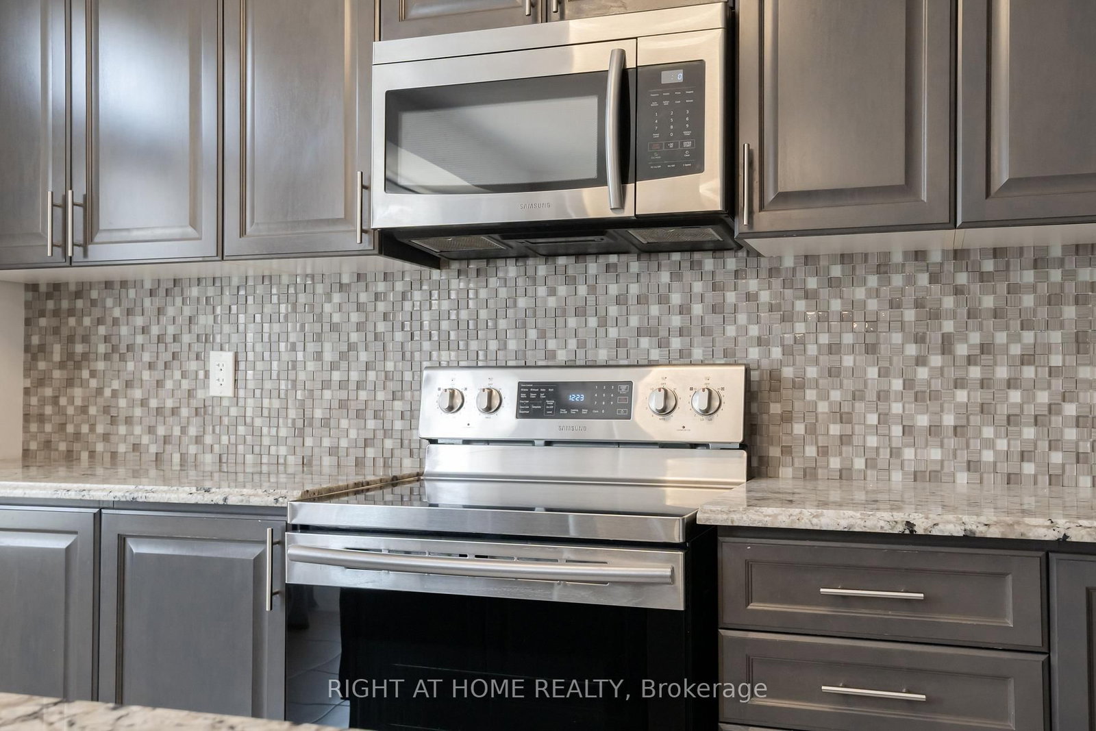 972 Green Street • Innisfil, ON photo 10