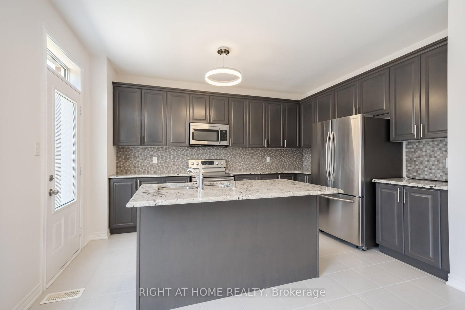972 Green Street • Innisfil, ON photo 8