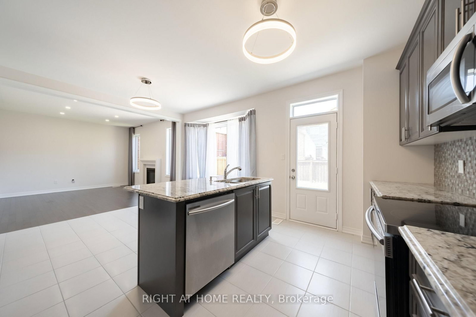 972 Green Street • Innisfil, ON photo 9