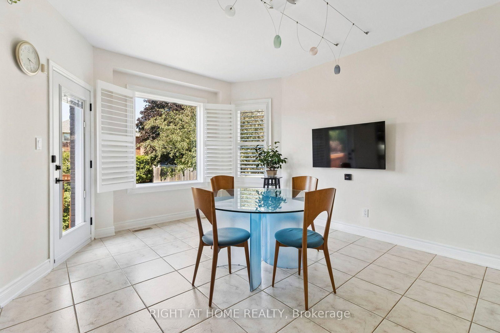 35 Palace Court • Richmond Hill, ON photo 10