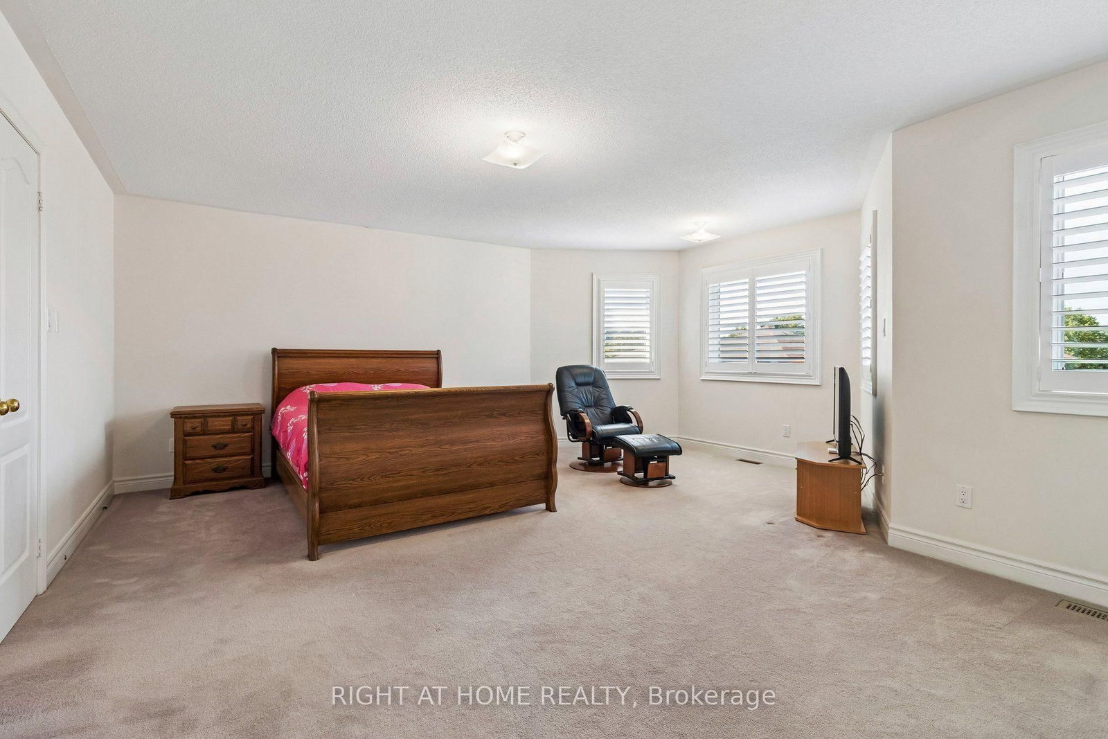 35 Palace Court • Richmond Hill, ON photo 17