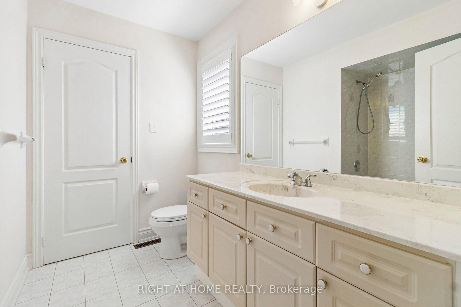 35 Palace Court • Richmond Hill, ON photo 23