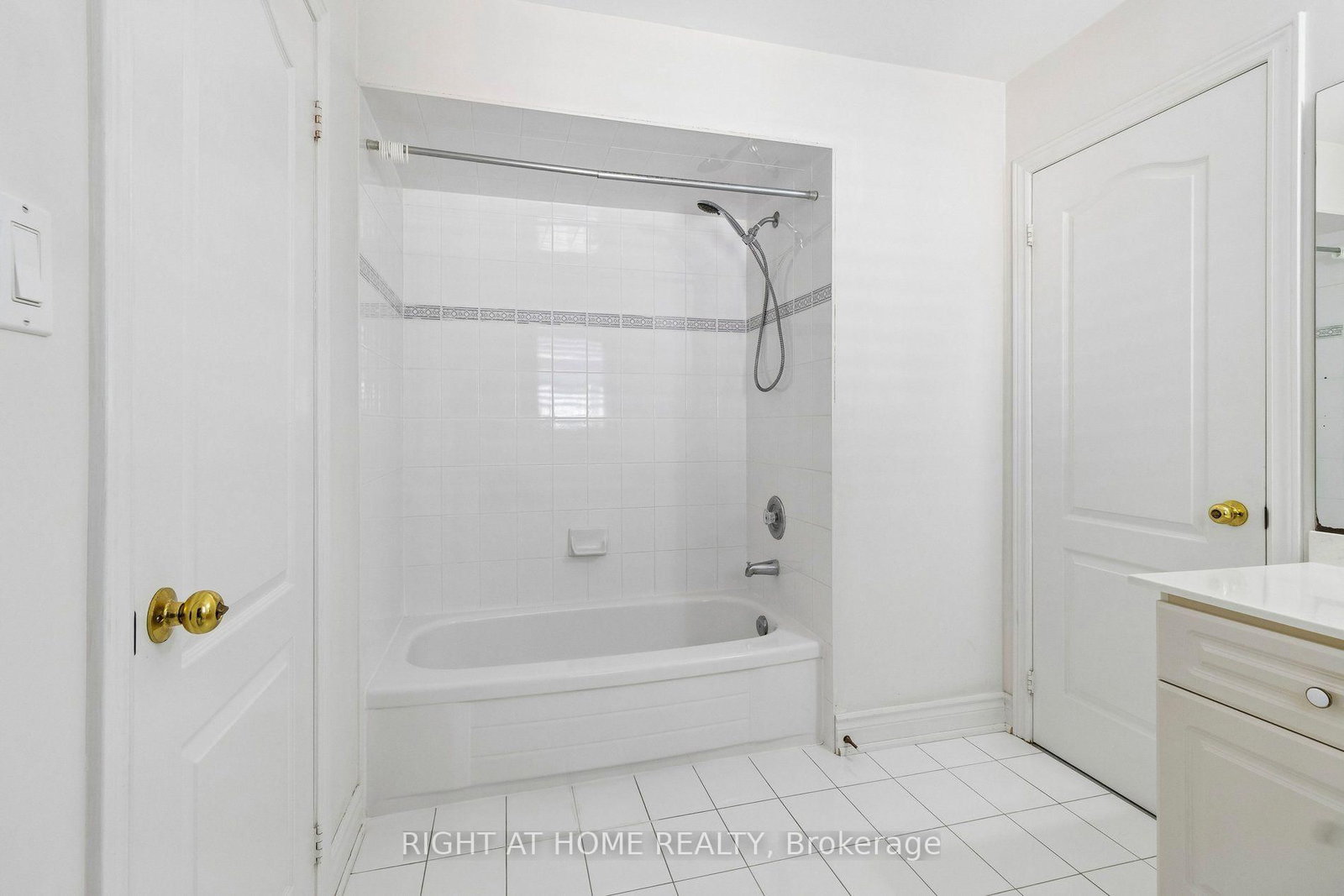 35 Palace Court • Richmond Hill, ON photo 24