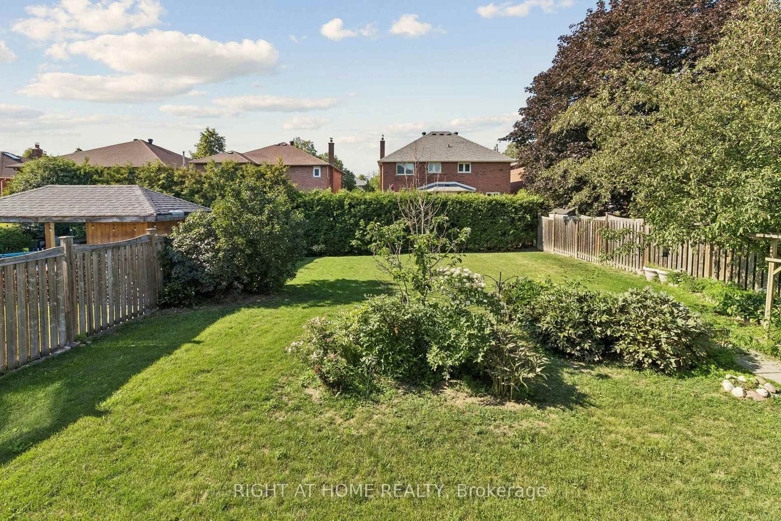 35 Palace Court • Richmond Hill, ON photo 26