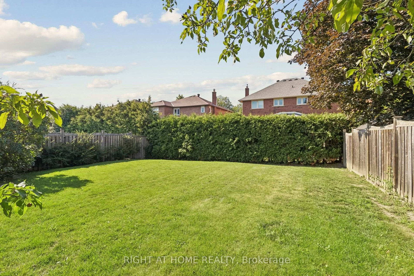 35 Palace Court • Richmond Hill, ON photo 28