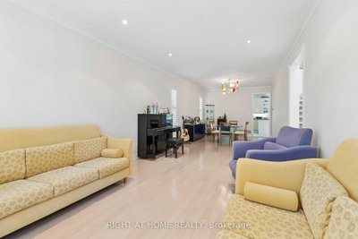 35 Palace Court • Richmond Hill, ON photo 6