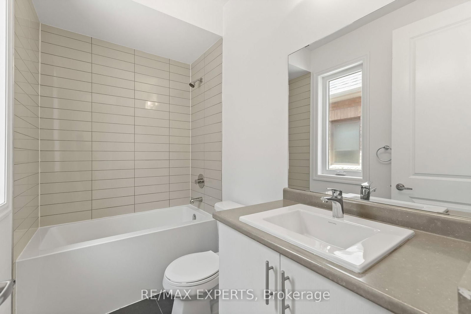 17 Red Rose Lane • East Gwillimbury, ON photo 36